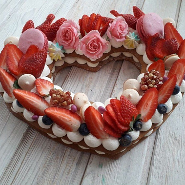 Торт "Клубничное сердце" купить - домодедово.сладкоежкин.рф